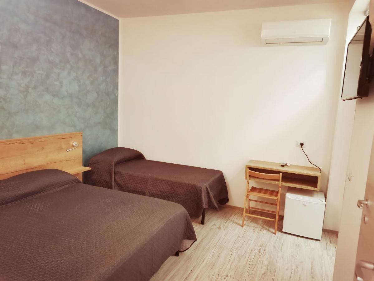 Hotel Via Alessandria Racale Pokoj fotografie